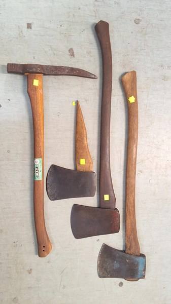 Lot 316 - AXES