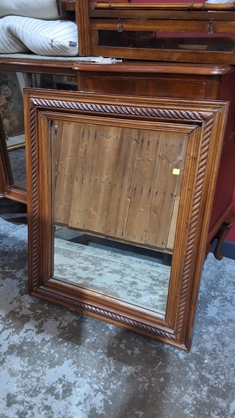 Lot 215 - MIRROR