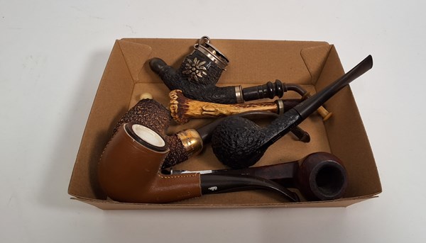 Lot 1298 - VINTAGE PIPES