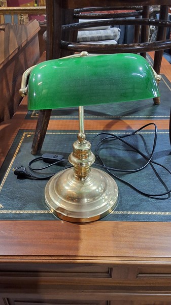 Lot 208 - BANKERS LAMP