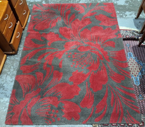 Lot 143 - FLOOR RUG