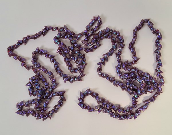 Lot 1028 - MAIREENER SHELL NECKLACE