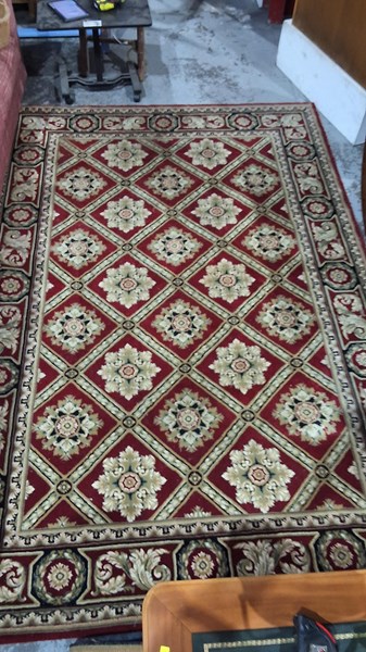 Lot 190 - RUG