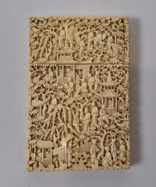 Lot 1046 - CARD CASE