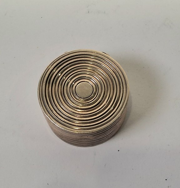 Lot 1035 - SILVER VINAGRETTE