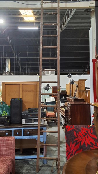 Lot 309 - LADDER