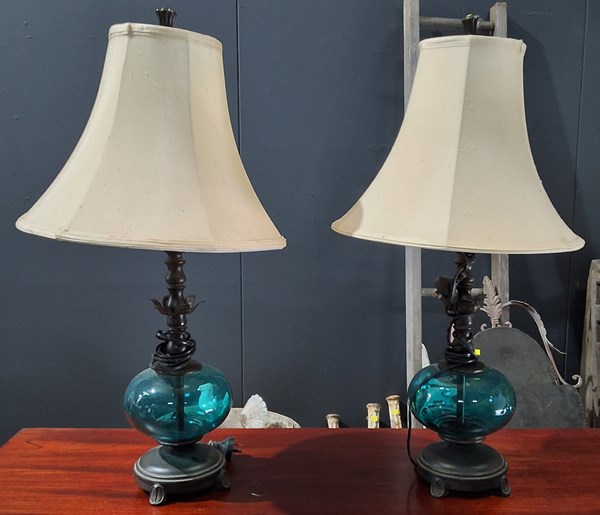 Lot 225 - TABLE LAMPS