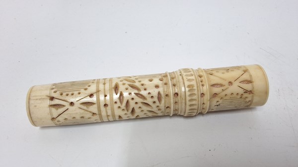 Lot 1049 - NEEDLE CASE