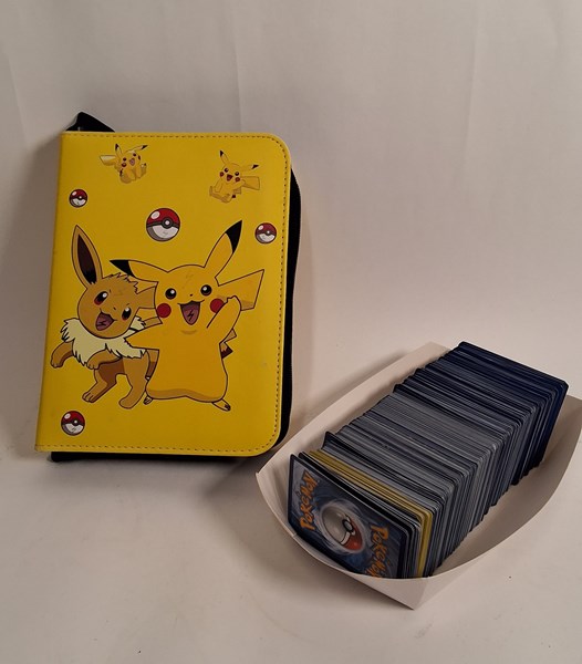 Lot 1472 - POKEMON CARDS