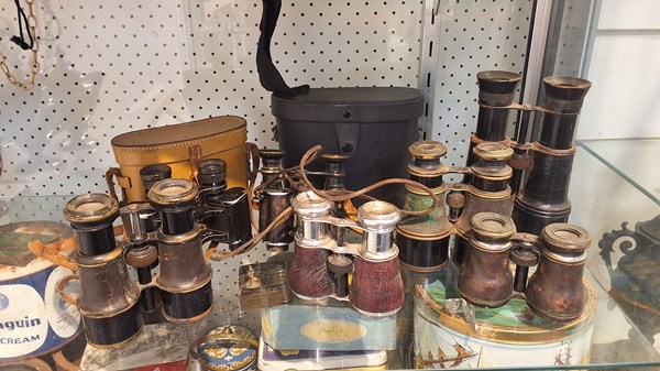 Lot 1402 - BINOCULARS