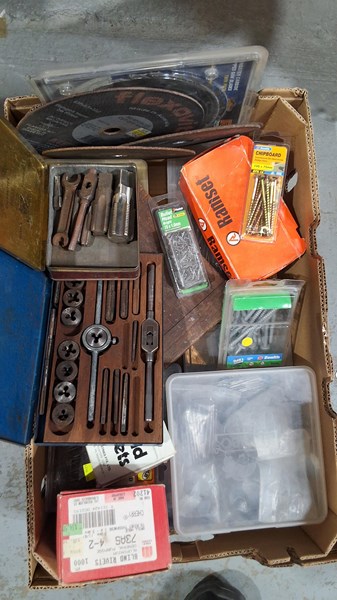 Lot 500 - TAPS AND FASTENERS