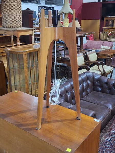 Lot 247 - ROCKET LAMP