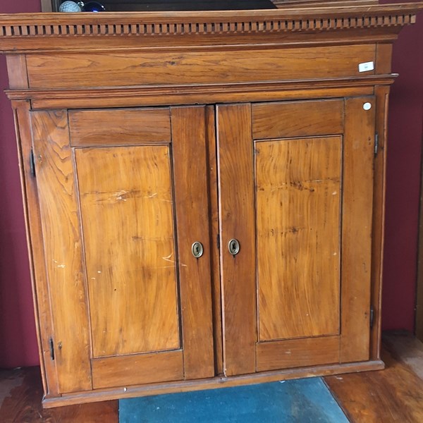 Lot 64 - BOOKCASE TOP