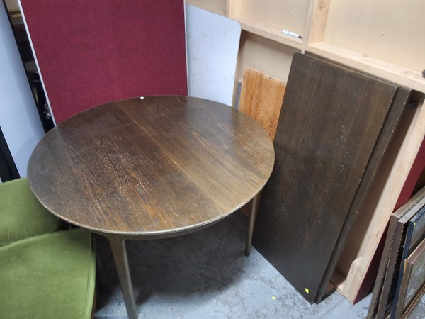 Lot 111 - DINING TABLE