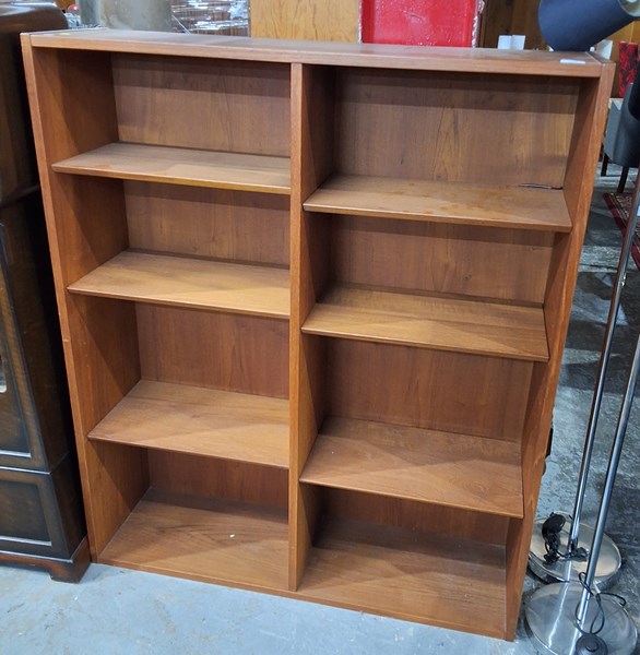 Lot 298 - SHELF UNIT