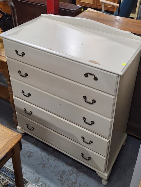 Lot 102 - CHEST OF DRAWERS