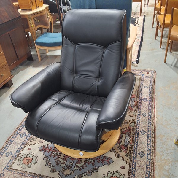 Lot 286 - RECLINER