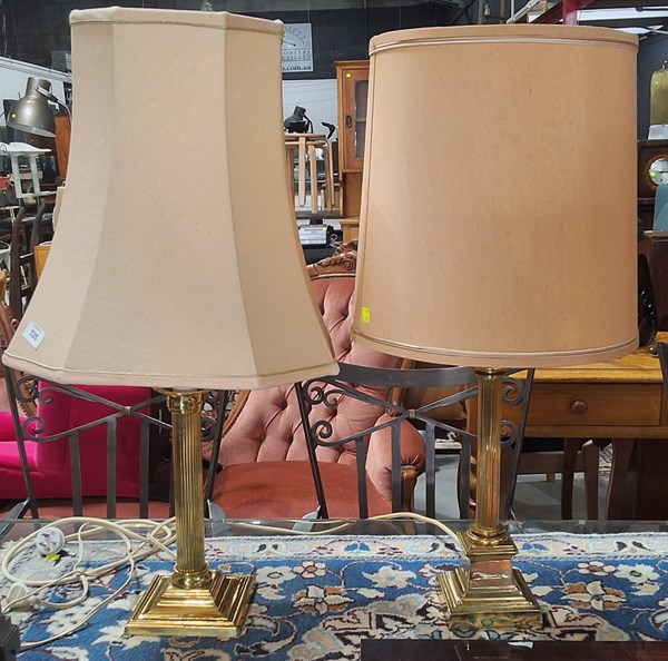 Lot 526 - TABLE LAMPS