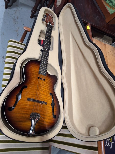 Lot 596 - GUITAR