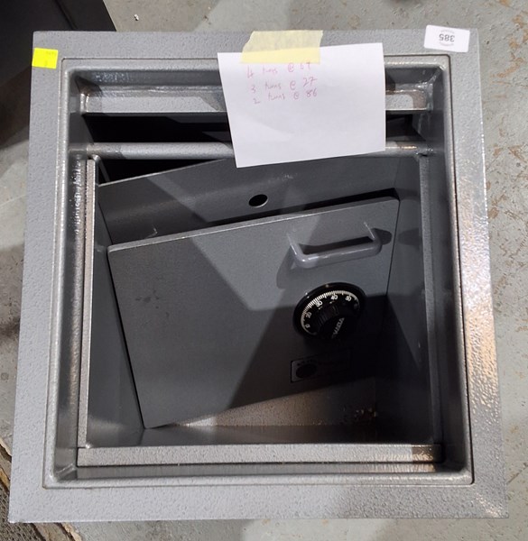 Lot 457 - FLOOR SAFE