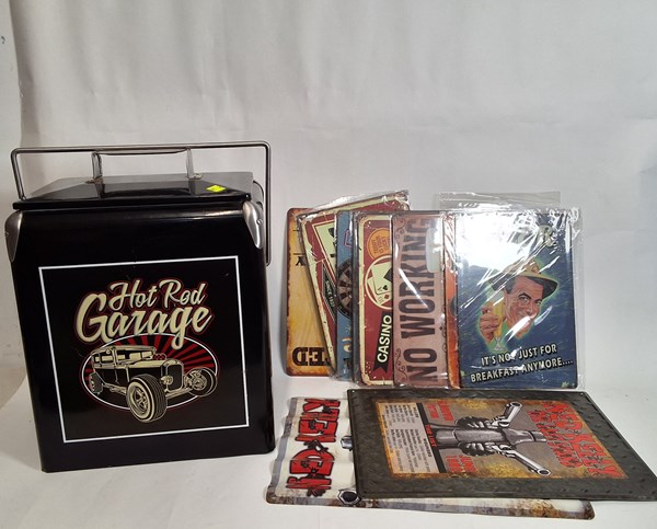 Lot 1434 - MAN CAVE DECOR