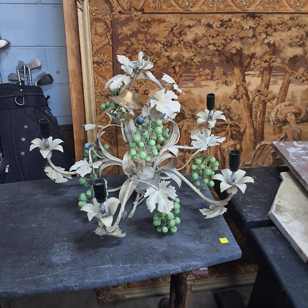 Lot 422 - HANGING LIGHT