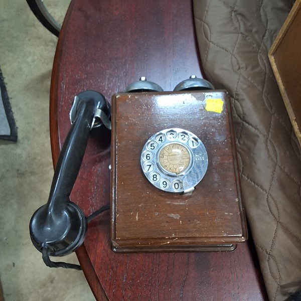 Lot 236 - WALL PHONE