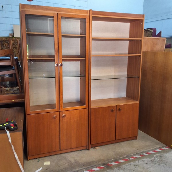 Lot 313 - WALL UNIT