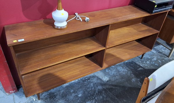 Lot 5 - BOOKSHELF