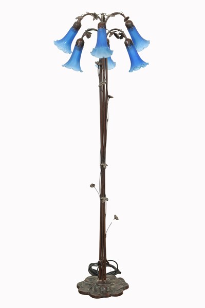 Lot 38 - TIFFANY STYLE FLOOR LAMP
