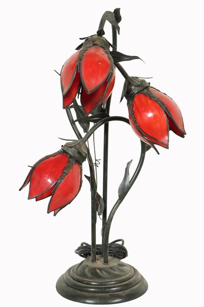 Lot 135 - TIFFANY STYLE TABLE LAMP