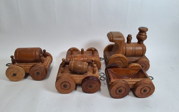 Lot 1483 - TOY TRAIN