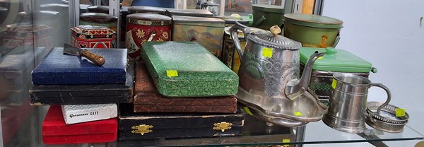 Lot 1536 - TINS & METALWARES