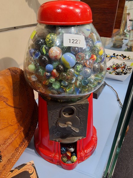 Lot 1227 - GUMBALL MACHINE FULL OF MARBLES