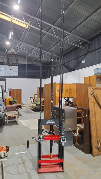 Lot 305 - FISHING RODS