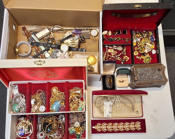 Lot 1400 - JEWELLERY