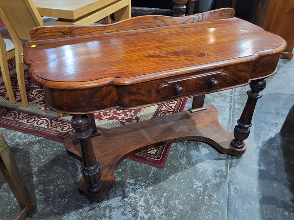 Lot 199 - DRESSING TABLE