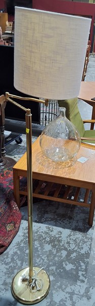 Lot 28 - FLOOR LAMP
