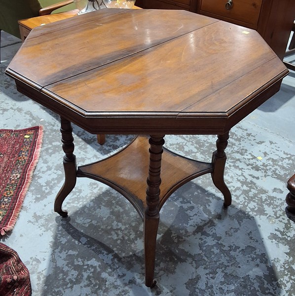 Lot 83 - SIDE TABLE