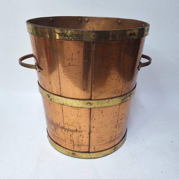 Lot 1382 - COPPER BUCKET