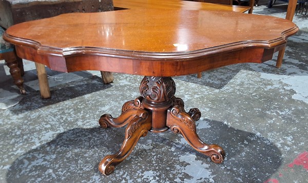 Lot 160 - OCCASIONAL TABLE