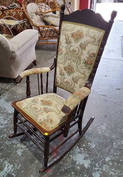 Lot 60 - ROCKING CHAIR