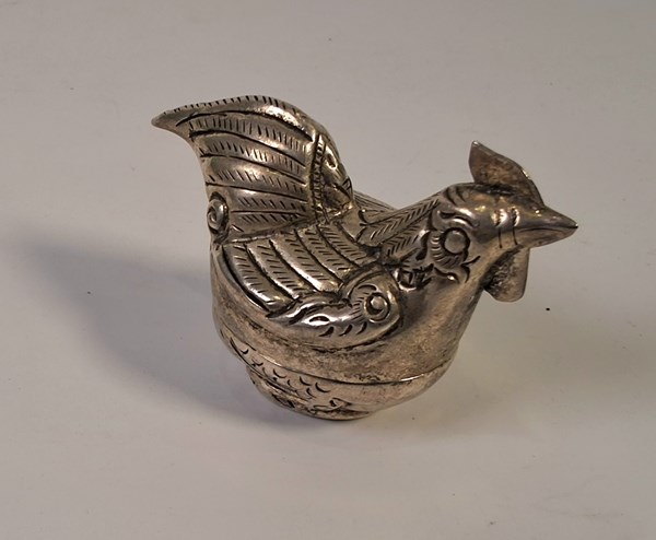 Lot 1084 - LIDDED BOX