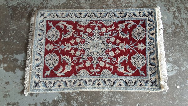 Lot 143 - ENTRANCE RUG