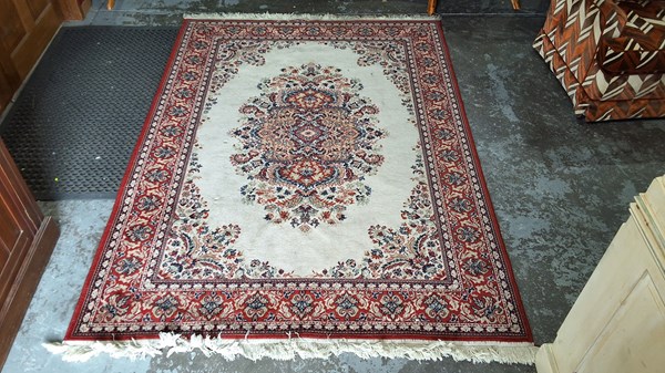 Lot 161 - FLOOR RUG