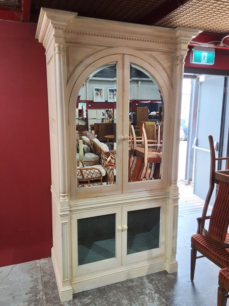 Lot 61 - LINEN PRESS