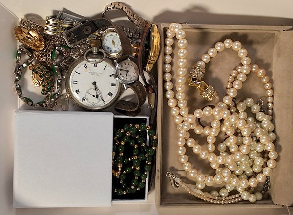 Lot 1135 - JEWELLERY