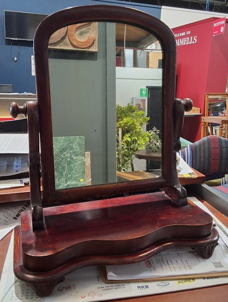 Lot 190 - DRESSING MIRROR