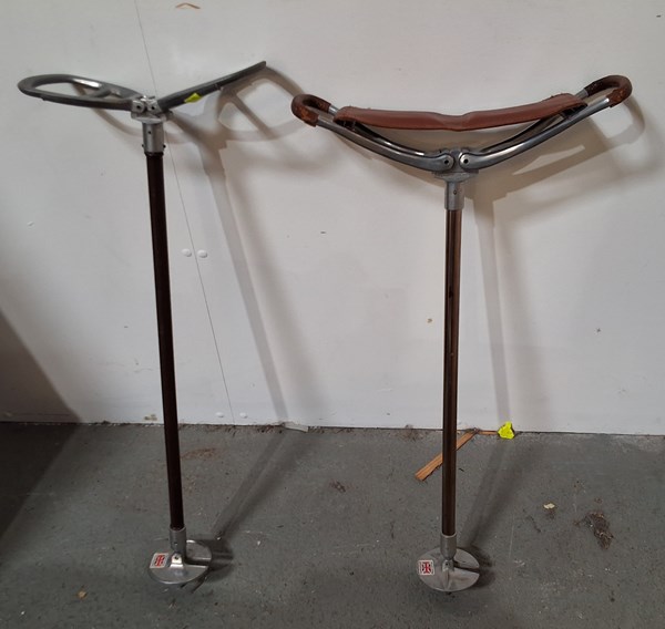 Lot 274 - SHOOTING STICKS