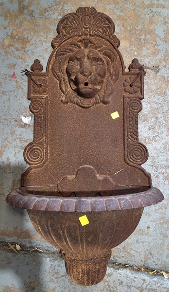 Lot 435 - WALL FOUNTAIN